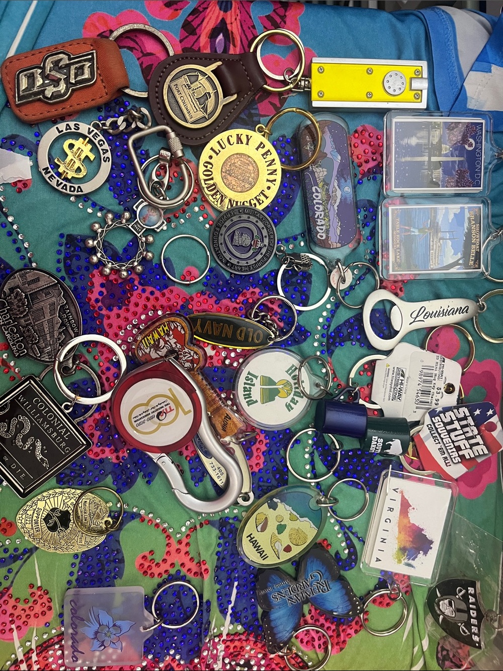 27pc State Souvenir keychains sports and various other kinds of keychains 397